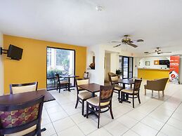 Days Inn & Suites by Wyndham Brewton