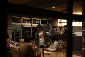 Kyou Bar Lounge & Inn