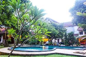 Budhi Beach Inn