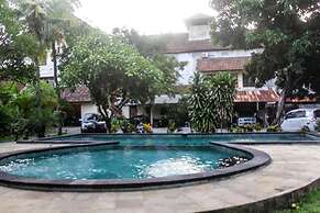 Budhi Beach Inn
