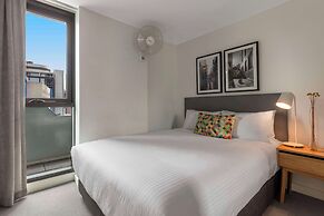 Oaks Melbourne Southbank Suites