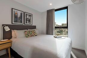 Oaks Melbourne Southbank Suites