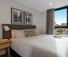 Oaks Melbourne Southbank Suites