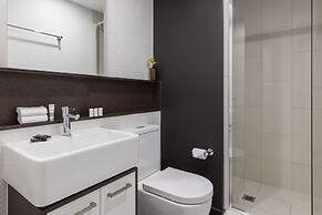 Oaks Melbourne Southbank Suites