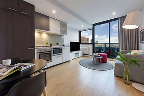 Oaks Melbourne Southbank Suites