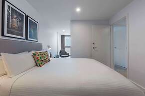 Oaks Melbourne Southbank Suites