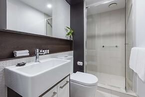Oaks Melbourne Southbank Suites
