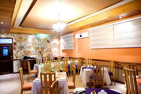 Mahogany Lodge, Cantonments