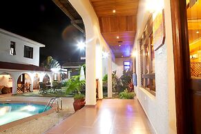 Mahogany Lodge, Cantonments