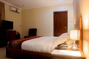 Mahogany Lodge, Cantonments