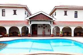 Mahogany Lodge, Cantonments