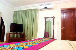 Mahogany Lodge, Cantonments