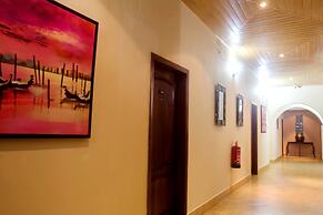 Mahogany Lodge, Cantonments