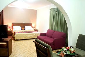 Mahogany Lodge, Cantonments