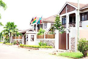 Mahogany Lodge, Cantonments