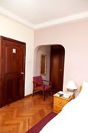 Mahogany Lodge, Cantonments