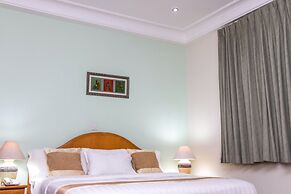 Mahogany Lodge, Cantonments