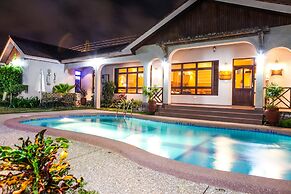 Mahogany Lodge, Cantonments