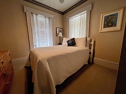 The Mount Vernon Inn