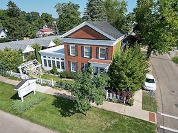 The Mount Vernon Inn