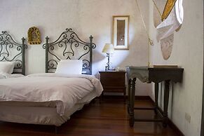 Posada de Los Leones