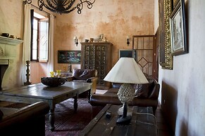 Posada de Los Leones