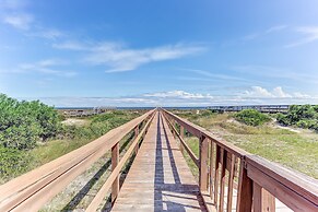 Relaxed Atmosphere in S Fletcher Duplex by RedAwning
