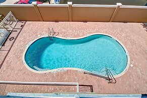 Deluxe Condo at the heart of Main Beach by RedAwning