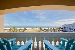 Deluxe Condo at the heart of Main Beach by RedAwning