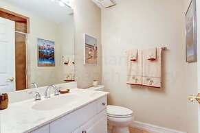 Deluxe Condo at the heart of Main Beach by RedAwning