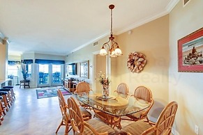 Deluxe Condo at the heart of Main Beach by RedAwning