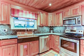 Ocean Ave Spacious Seaside Cottage by RedAwning