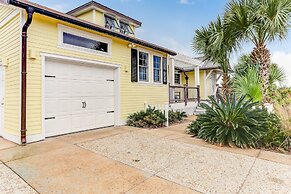 Ocean Ave Spacious Seaside Cottage by RedAwning