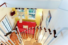 Ocean Ave Spacious Seaside Cottage by RedAwning