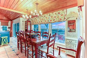 Ocean Ave Spacious Seaside Cottage by RedAwning