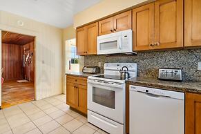 Charming Oceanfront Beach House by RedAwning