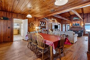 Charming Oceanfront Beach House by RedAwning