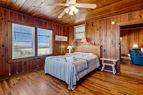 Charming Oceanfront Beach House by RedAwning