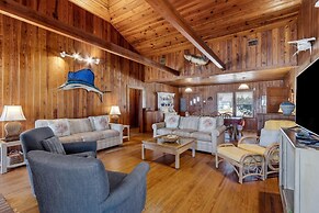 Charming Oceanfront Beach House by RedAwning