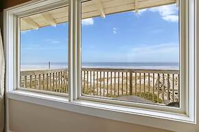 Oceanfront Pet Friendly Unit by RedAwning