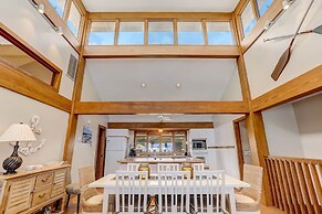 Oceanfront Pet Friendly Unit by RedAwning