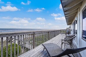 Oceanfront Pet Friendly Unit by RedAwning