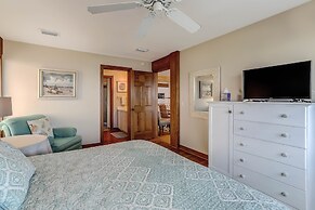 Oceanfront Pet Friendly Unit by RedAwning