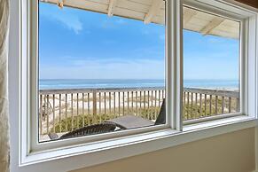 Oceanfront Pet Friendly Unit by RedAwning