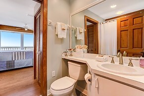Oceanfront Pet Friendly Unit by RedAwning