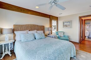 Oceanfront Pet Friendly Unit by RedAwning