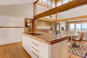 Oceanfront Pet Friendly Unit by RedAwning