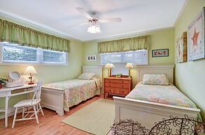 Dog Friendly Ground Level Duplex by RedAwning