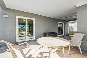 South Fletcher Spacious Family Friendly Home by RedAwning