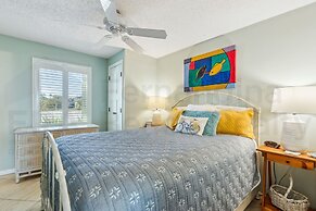 South Fletcher Spacious Family Friendly Home by RedAwning